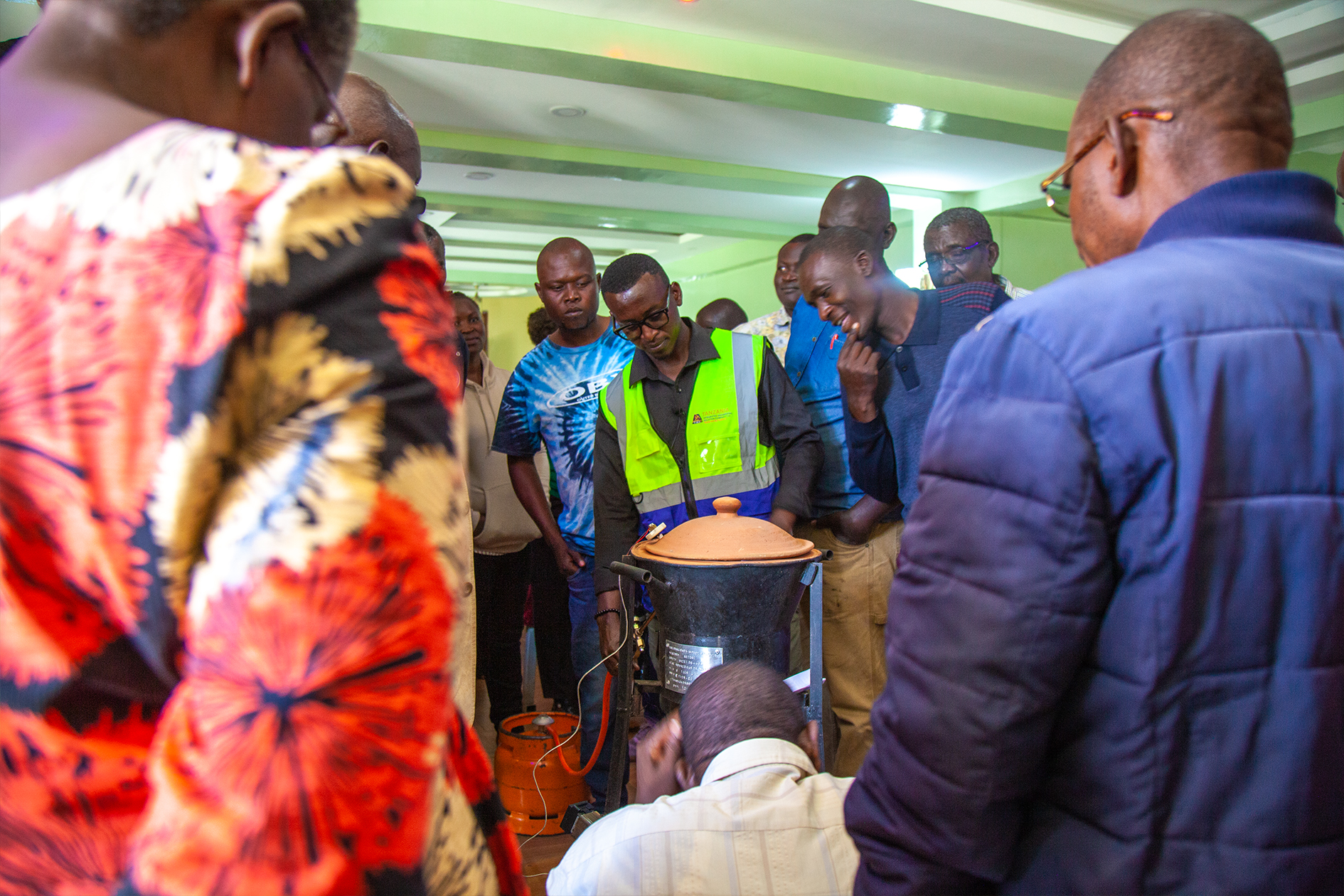 130 Modern Mercury Retort Design and Fabrication